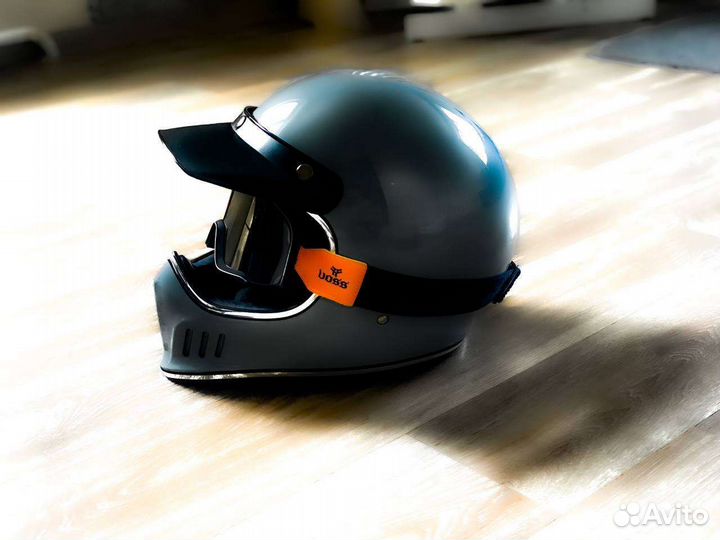 Продам шлем и мотоперчатки для мотоцикла