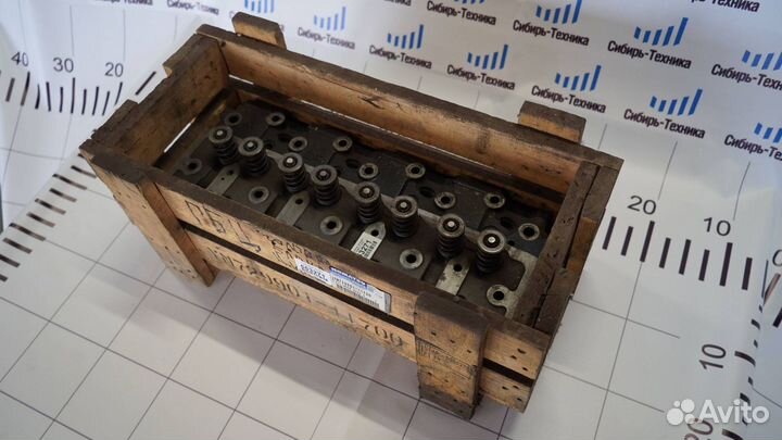 Головка блока цилиндра (YM729901-11700) Komatsu