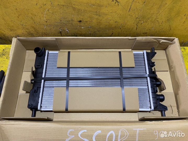 Новый радиатор Ford Escort 4;5 Бензин 1990-2000