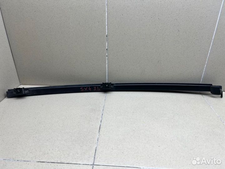 Направляющая стекла двери задняя левая Suzuki Sx4