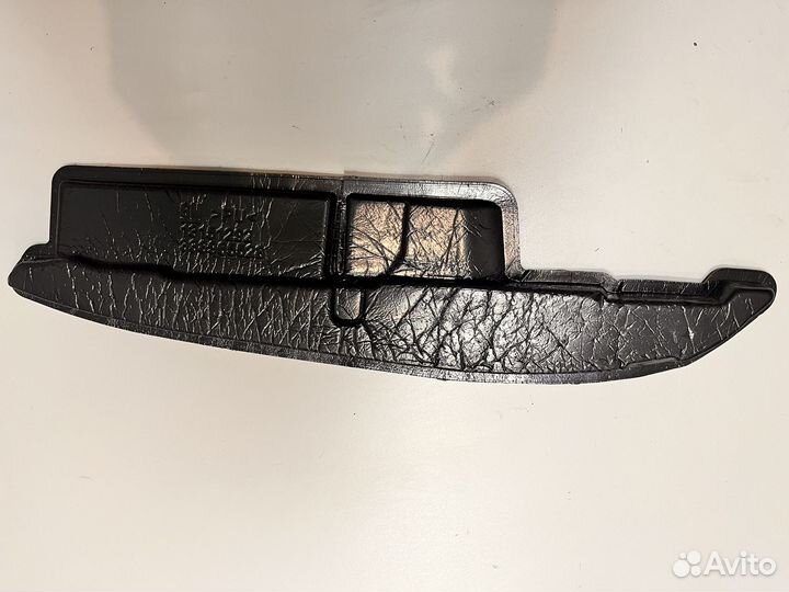 Уплотнитель крыла передний правый Opel Zafira B