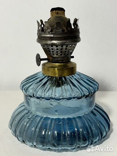 Лампа керосиновая старинная, голубое стекло