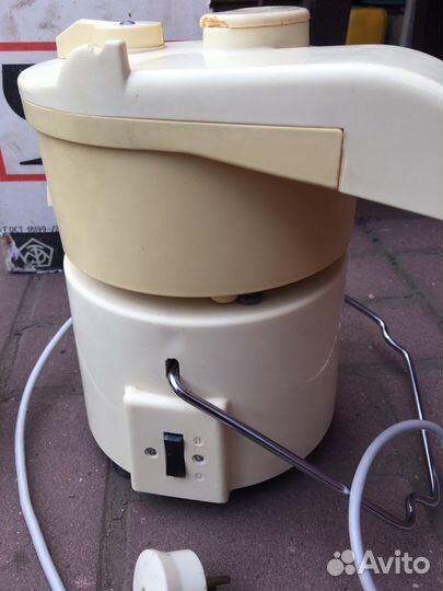 Соковыжималка шнековая