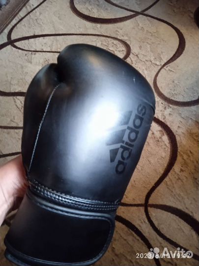 Боксерские перчатки