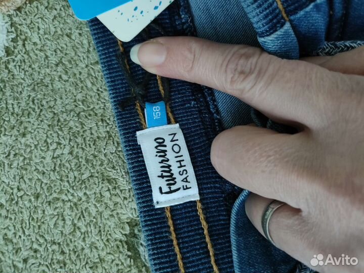 Джинсы новые
