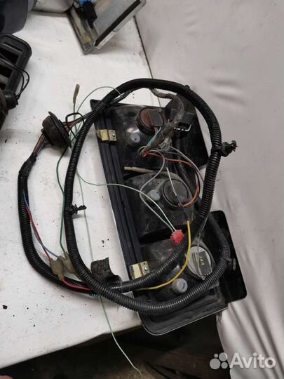 Фонарь правый hummer h2 2004г