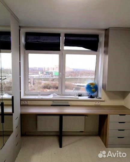 Рабочая зона у окна