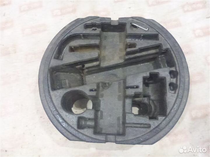 Ящик для инструментов Volkswagen Golf 5K1 cgga