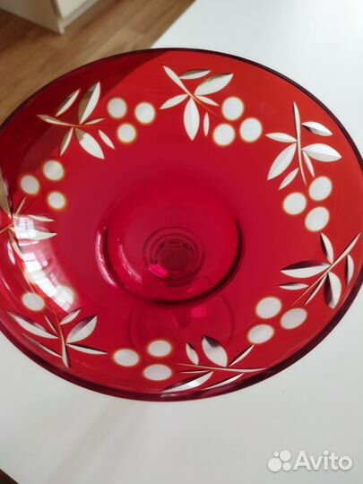 Ваза для фруктов на ножке, рубиновое стекло