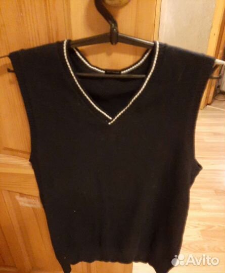 Жилет темно синий и черный