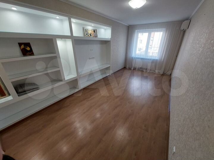 3-к. квартира, 86 м², 2/8 эт.