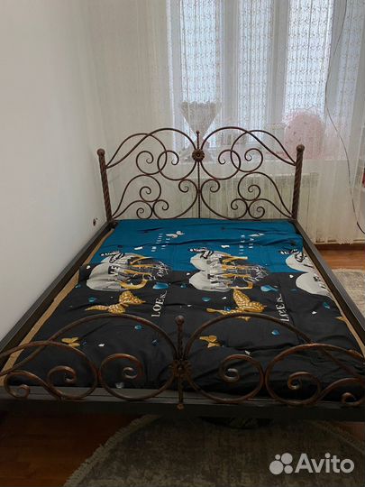 Кованная кровать