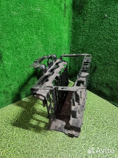 Кронштейн (крепление) Renault T-Series 2014