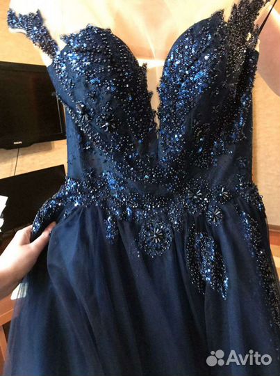 Вечернее платье