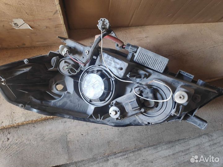 Фары на Nissan Primera