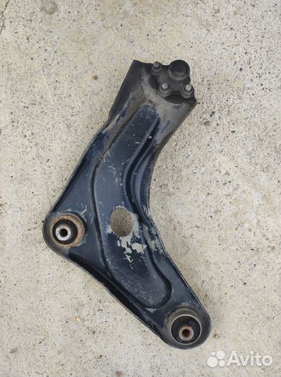 Рычаг подвески передний левый Peugeot 207