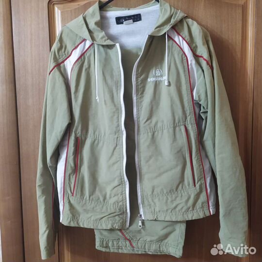 Спортивный костюм женский