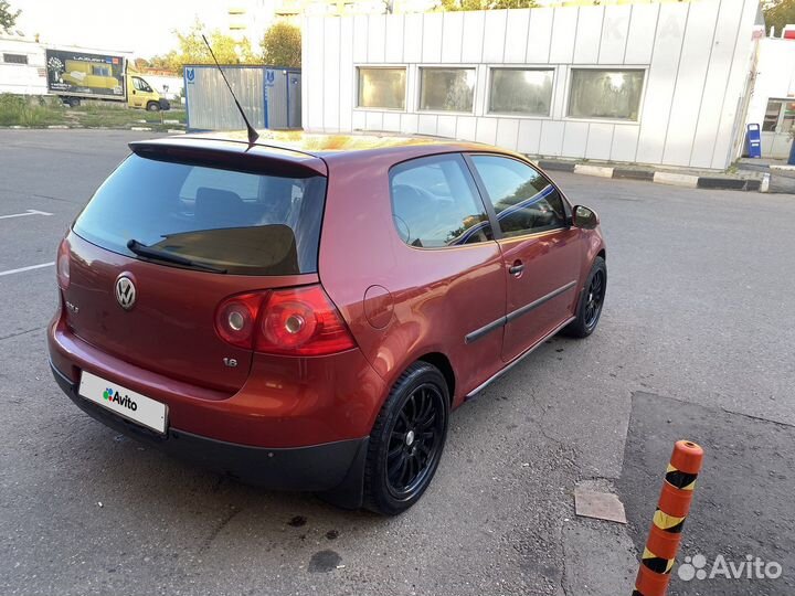 Volkswagen Golf 1.6 AT, 2005, 240 000 км