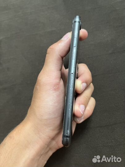 Телефон iPhone 8