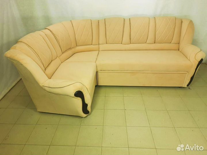 Угловой диван модера