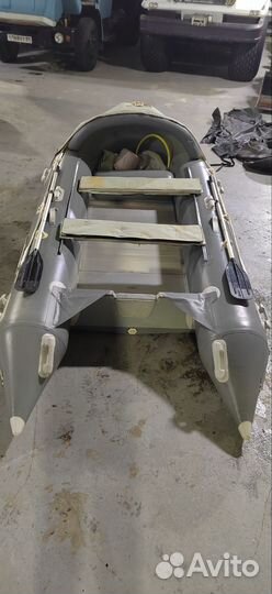 Лодка Gladiator D370AL