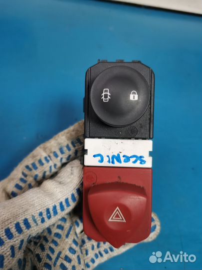 Кнопка аварийной сигнализации Renault Scenic 2
