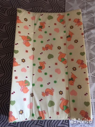 Пеленальная доска на кроватку