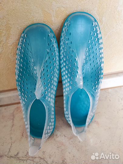 Аквашузы (коралловые тапочки) 35 р