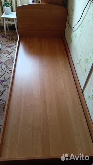 Кровать односпальная с ящиками и матрасом