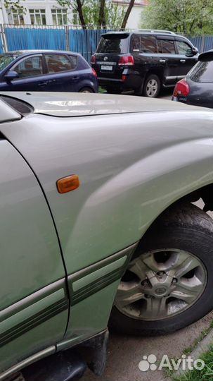 Крыло переднее Toyota Land Cruiser J100