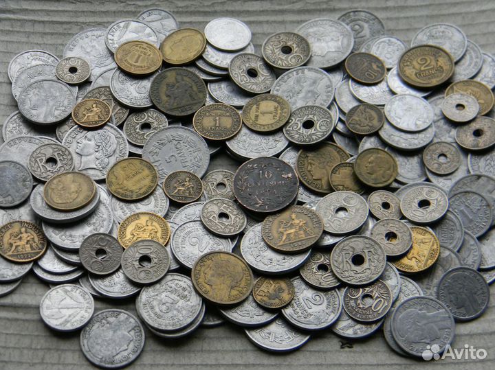 В продаже монеты старой франции до 1950 года