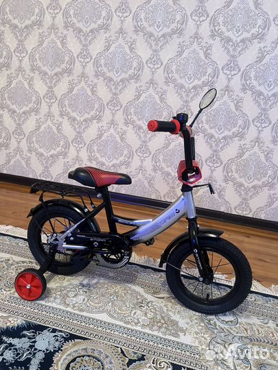 Трехколесный велосипед