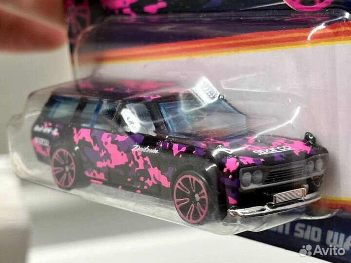 Hot Wheels Datsun 510 Wagon (Чёрно-Розовый)