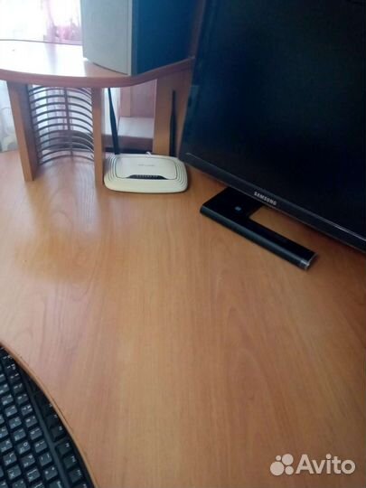 Компьютерный стол угловой