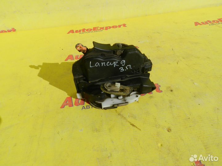 Замок двери задней правой Mitsubishi Lancer 9