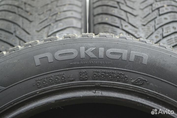 Nokian Tyres Hakkapeliitta 8 215/55 R17 98T