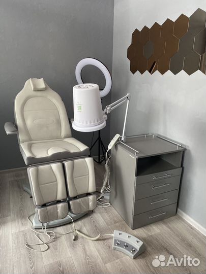 Педикюрное кресло с электроприводом
