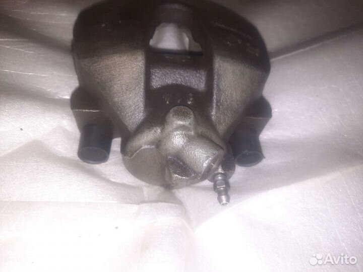 Передний правый суппорт Mazda 3/5 Ford Focus 2/3