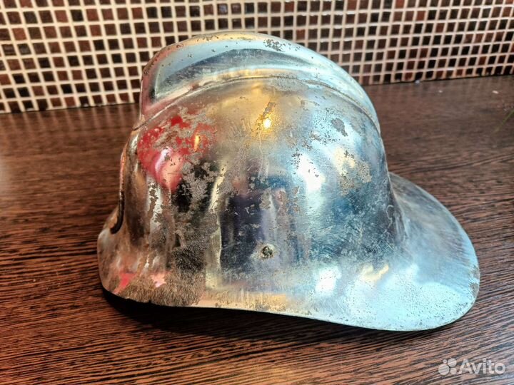 Шлем каска пожарного
