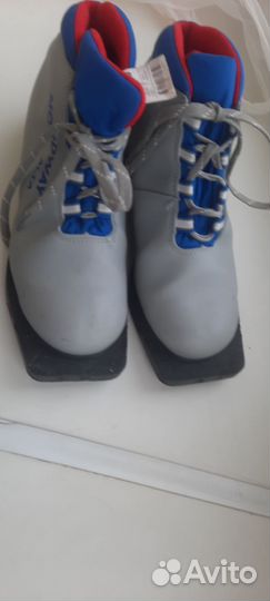 Лыжные ботинки