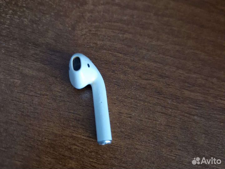 Apple airpods 1 левый наушник и кейс