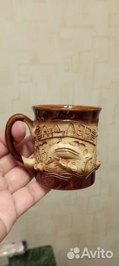 Кофейные чашечки и детская бутылка