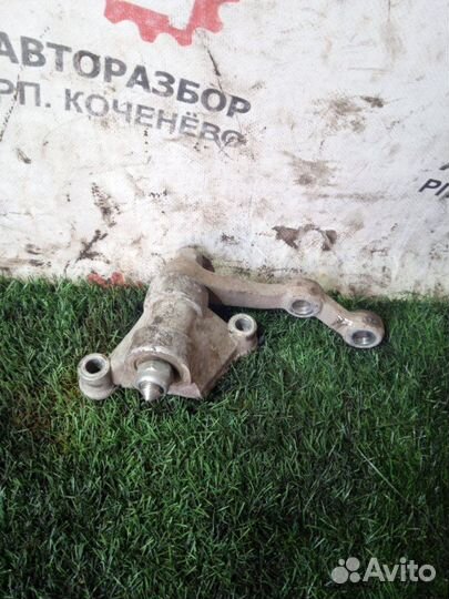 Маятник рулевого редуктора Лада 2107 2007
