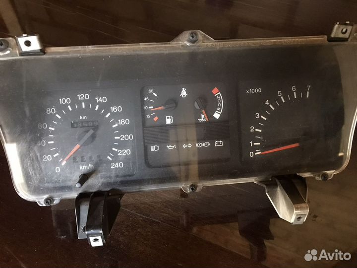 Доска приборов- (Ford Sierra 2)