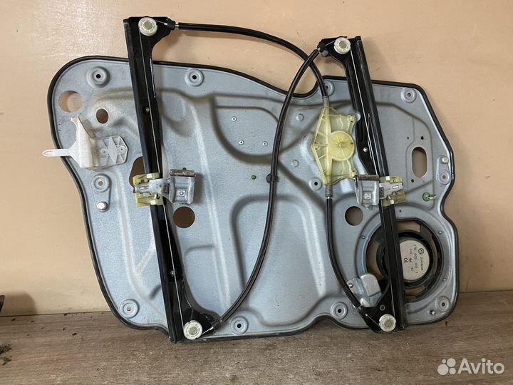 Стеклоподъемник передний правый WV Touran