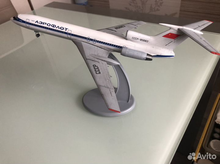 Модель самолета ту-154