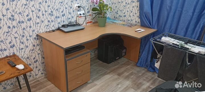 Компьютерный стол