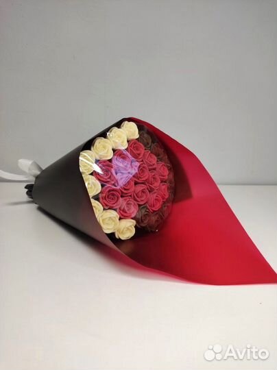 Букет из Белого и Молочного Шоколада - 29 Роз