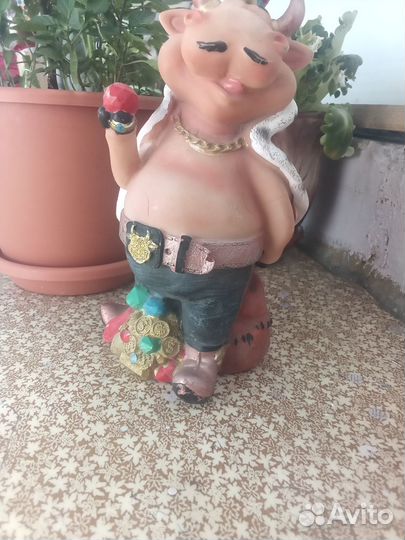 Копилка большая. Бык король