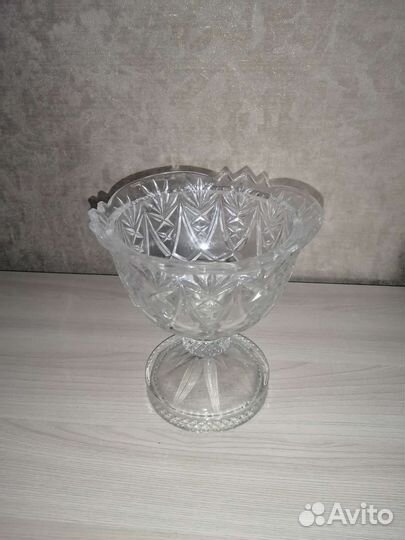 Хрустальная ваза